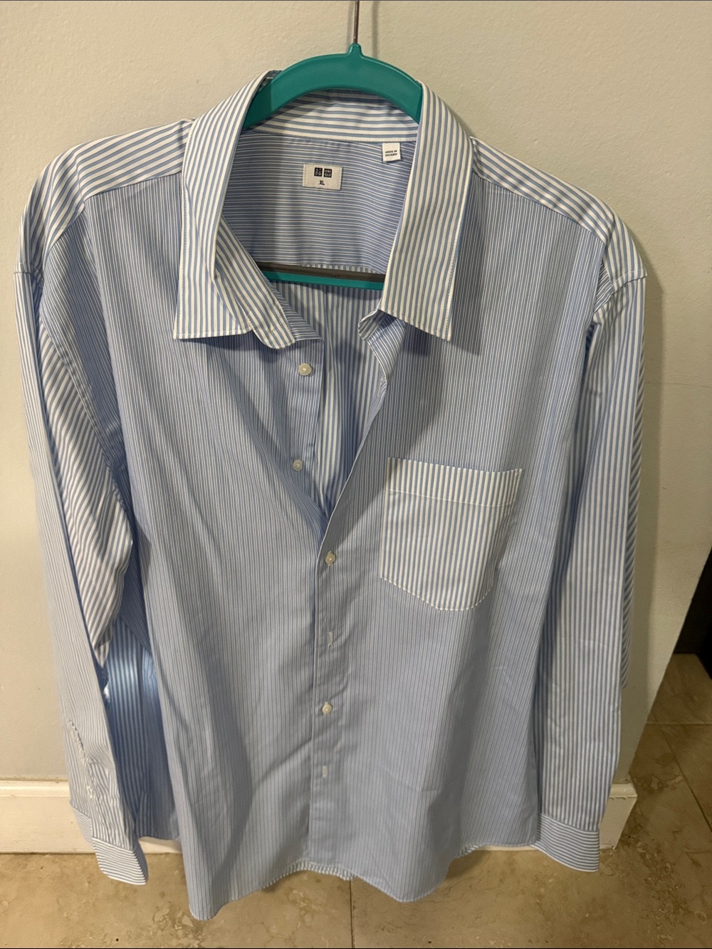 UNIQLO Men's Blue and White Pinstripe Dress Shirt